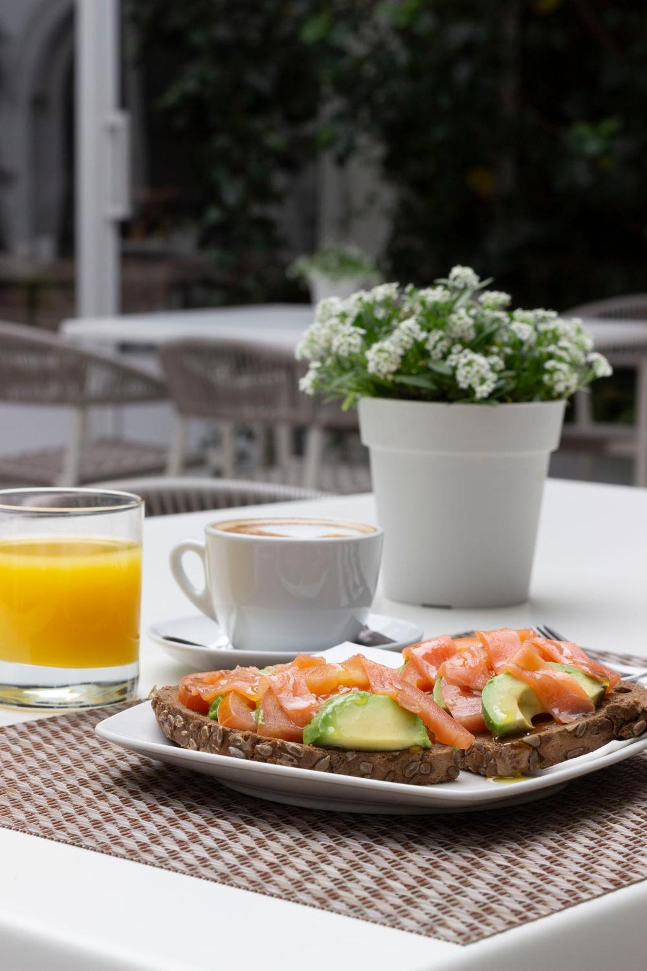 Alboran Algeciras Hotel Luaran gambar